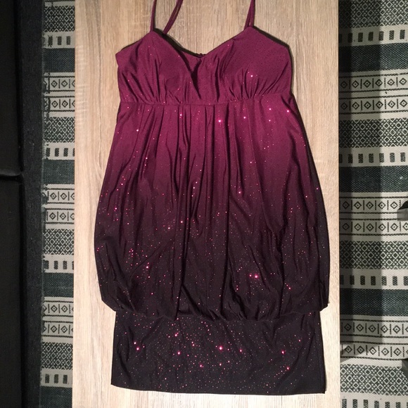 Dress - Picture 1 of 3